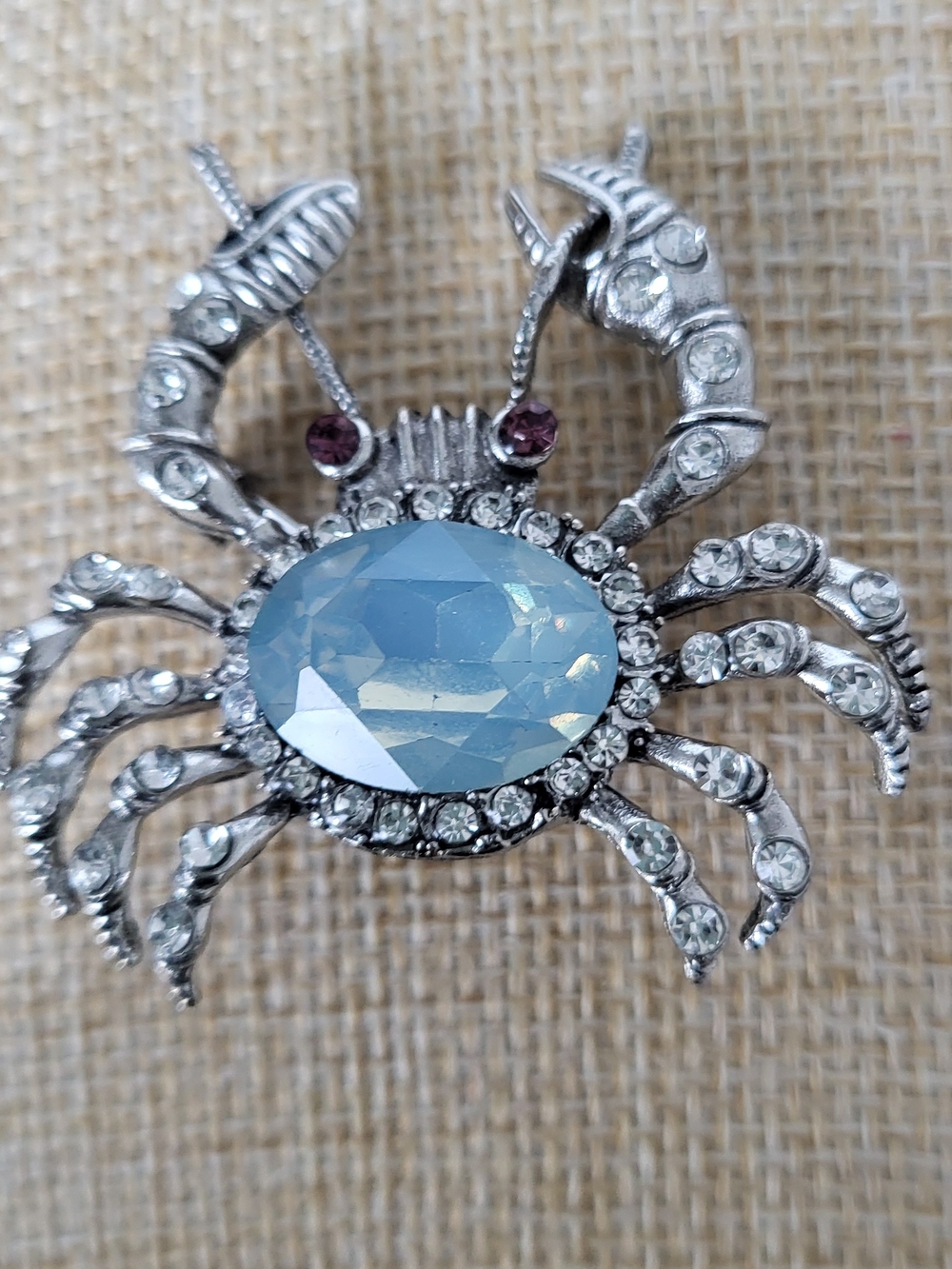 Beautiful Silver-Tone Blue Acrylic  Crab Brooch - Sparkling Sea-Inspired Pin